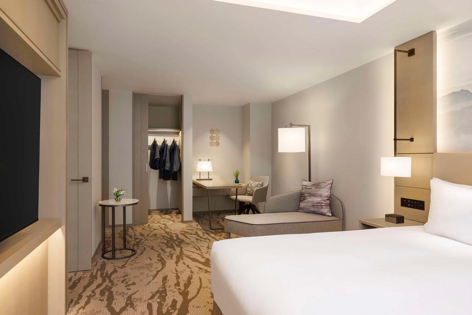 Hotel Doubletree By Hilton Toyama Station Exterior foto
