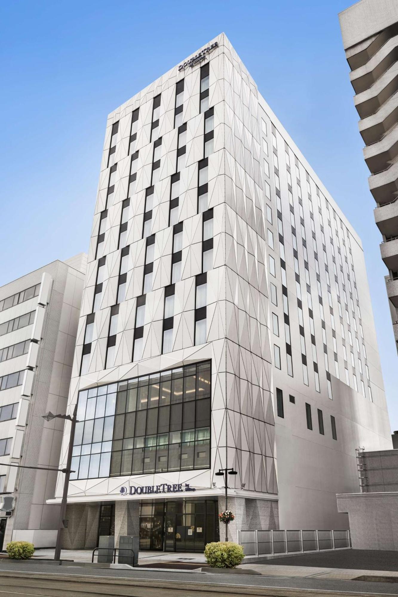 Hotel Doubletree By Hilton Toyama Station Exterior foto